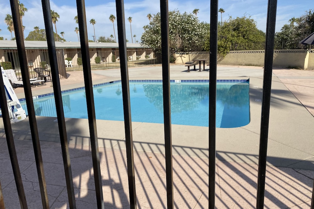 OYO Hotel Yuma AZ Desert Grove - photo 5
