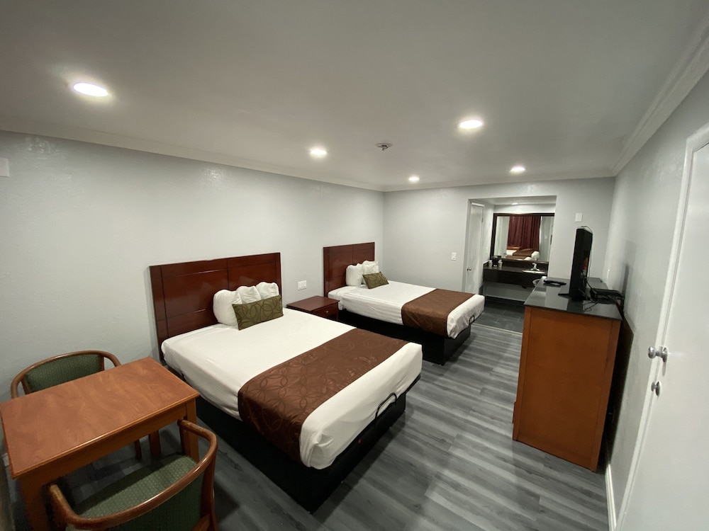 Chula Vista Inn - photo 15