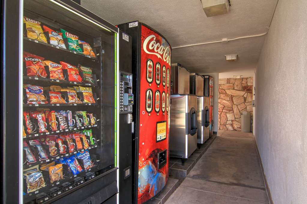 Motel 6 Old town Scottsdale Fashion Square - photo 20