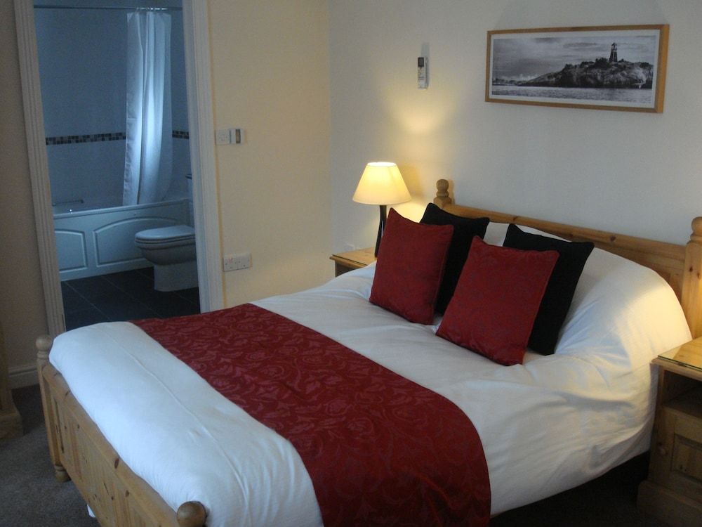 The Fox Inn — hotel in Harlow