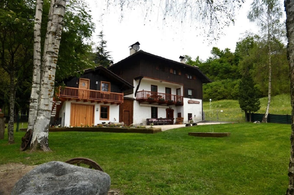 Agritur Maso Kofler — hotel in Rumo
