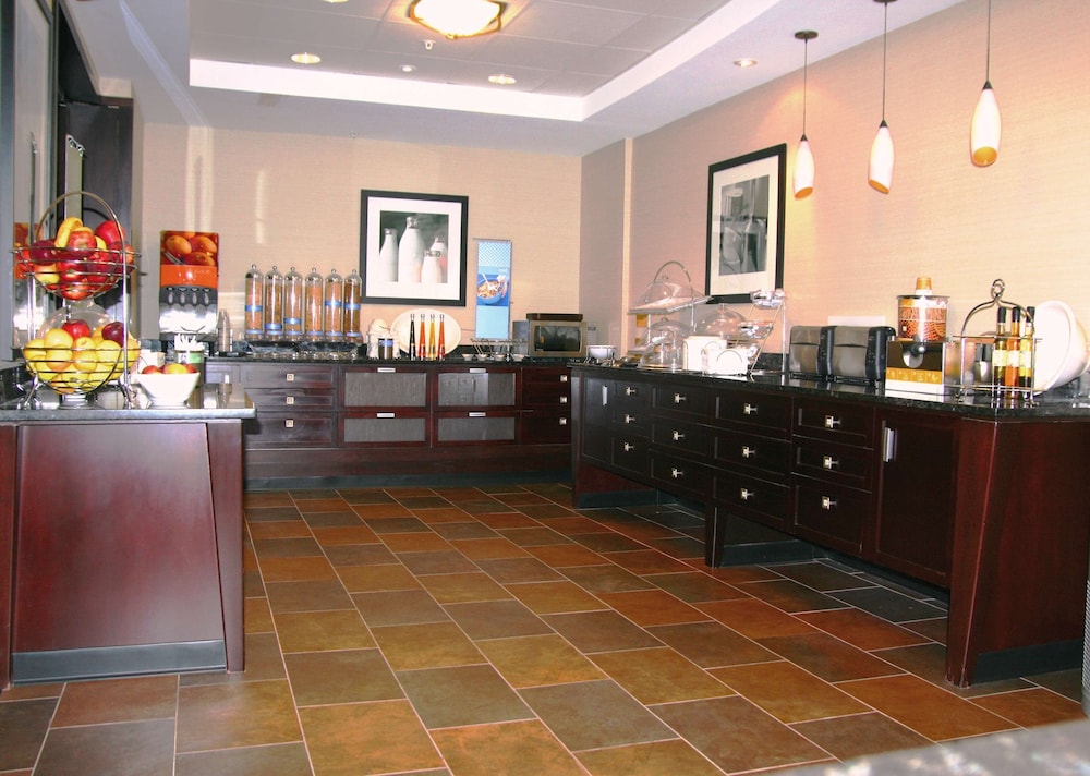 Hampton Inn & Suites Detroit Canton - photo 77
