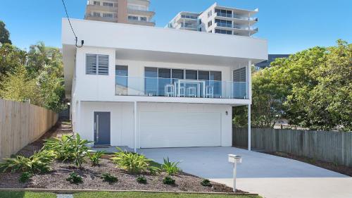 35 Moreton Parade Kings Beach Qld — Caloundra