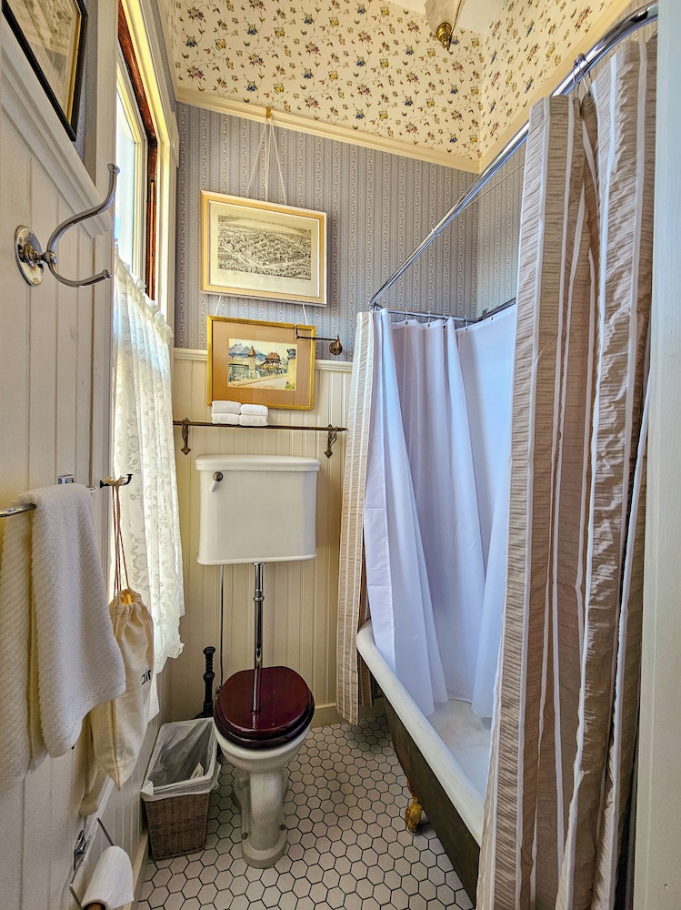 The JD Hyde Historic Inn - photo 55