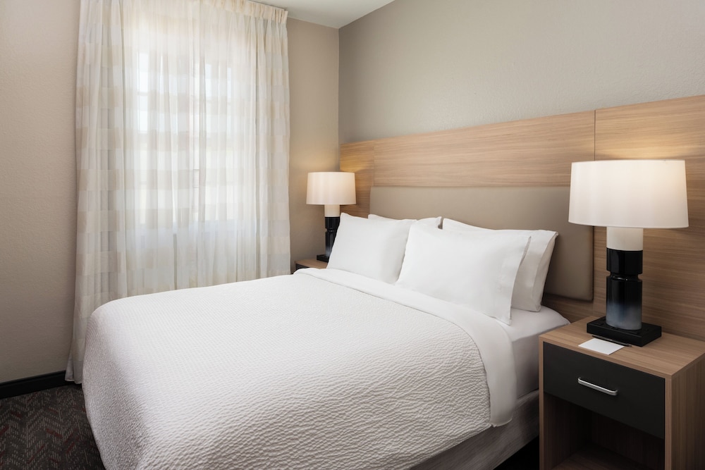Candlewood Suites Miami Lakes by IHG - photo 4