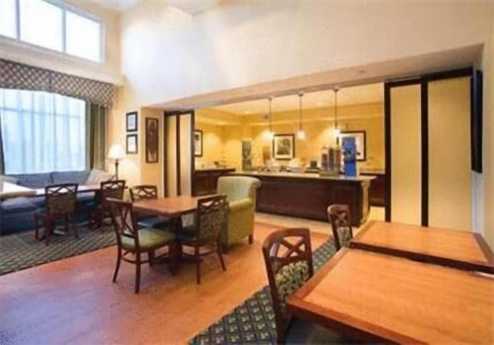 Hampton Inn & Suites Lake Wales - photo 5