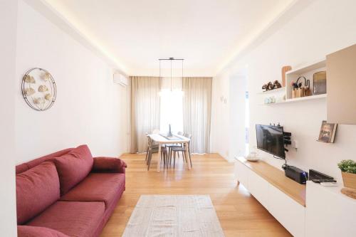 Elegant & Chic 2 Suites Apartment 5min to Station AC Wi Fi — 4-Star Luxury Hotel in Rome, Italy