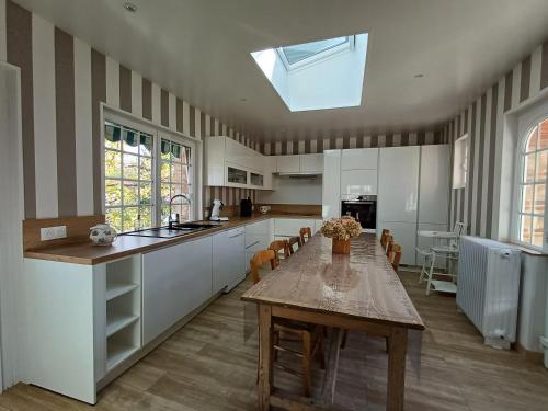 Au Claire de Lune in Unknown City, France