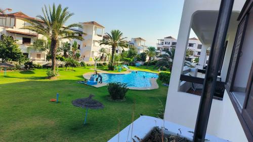 Très bel appartement vue sur mer et piscine — 4-Star Luxury Hotel in Cap Negro Ii, Morocco