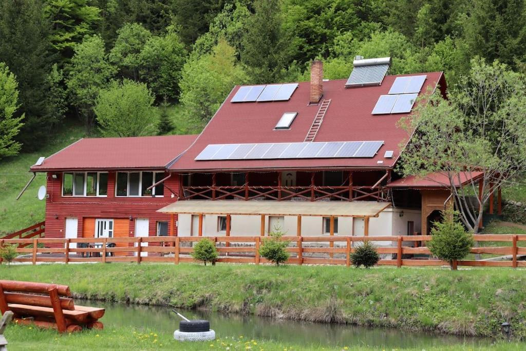 Cabană în inima munților Gálkuti Kulcsosház — hotel in Balan