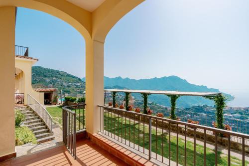 Appartamento Anna in Villa Laura — 4-Star Luxury Hotel in Scala, Italy