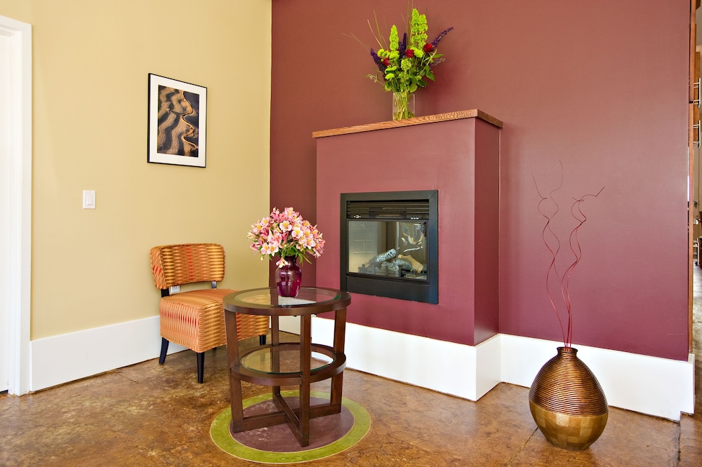 Pacific Blue Inn - photo 9