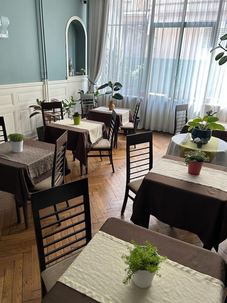 Authentic by Balladins Le Carré d’Aix in Aix-Les-Bains, France