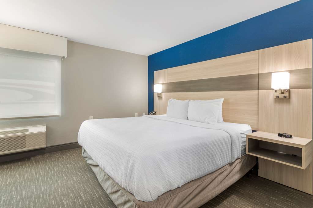 Best Western Plus Magnolia Inn Suites - photo 32