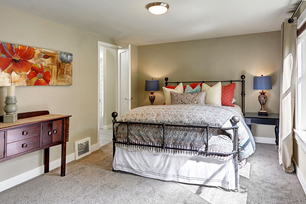 Lakefront Craftsman - photo 4