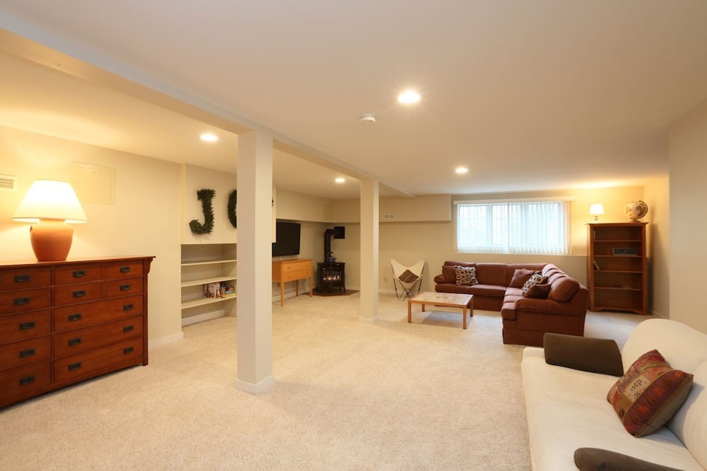 Upscale 3BR Topnotch Overlook - photo 17