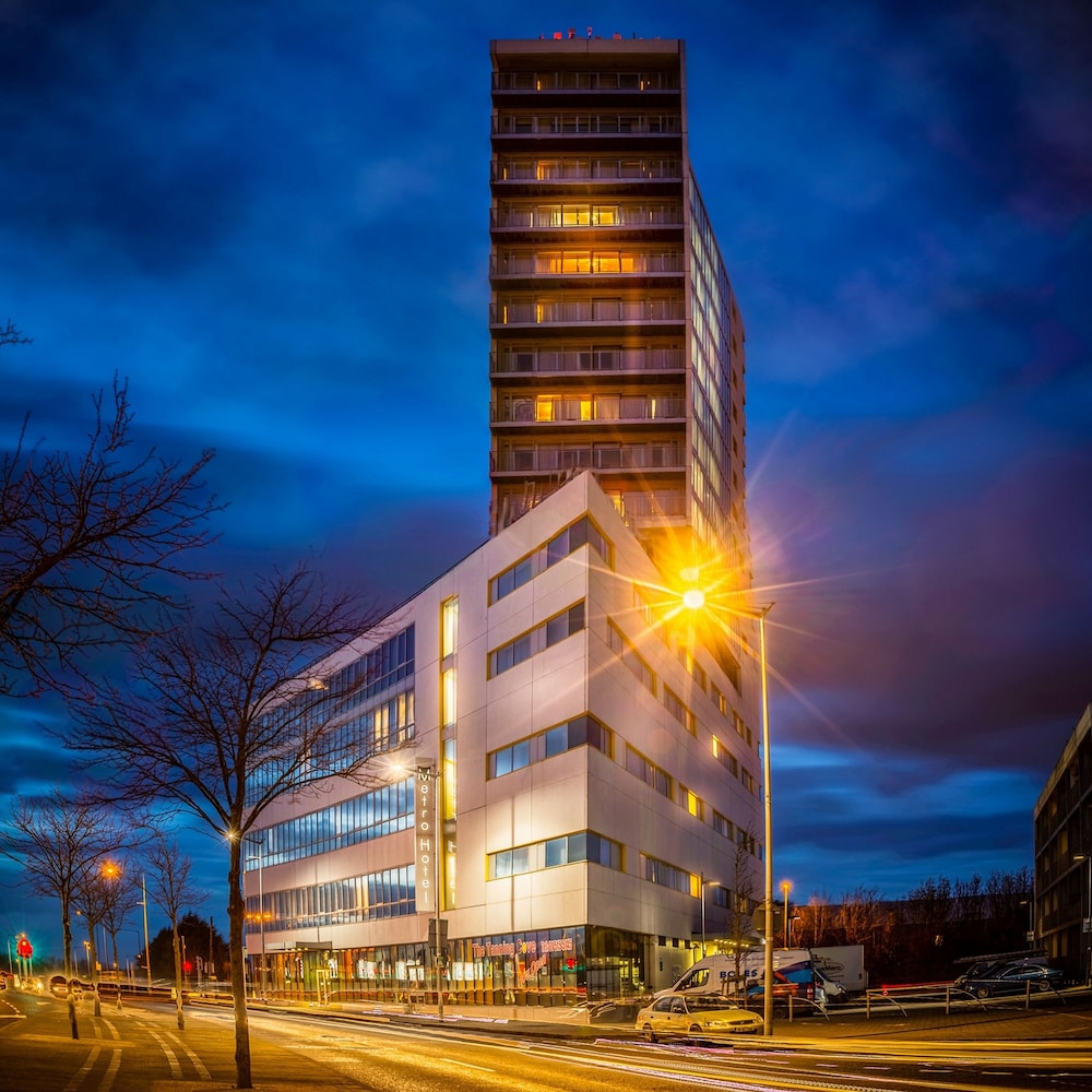 Metro Hotel Dublin Airport — 4-Star Luxury Hotel in Dublin, Republic of Ireland
