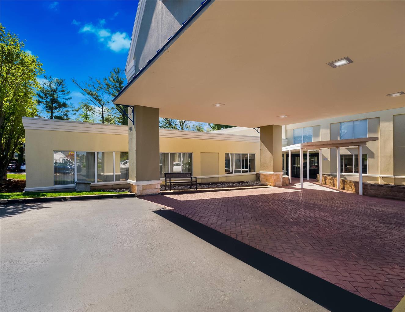 Comfort Inn Falls Church Tysons Corner - photo 3