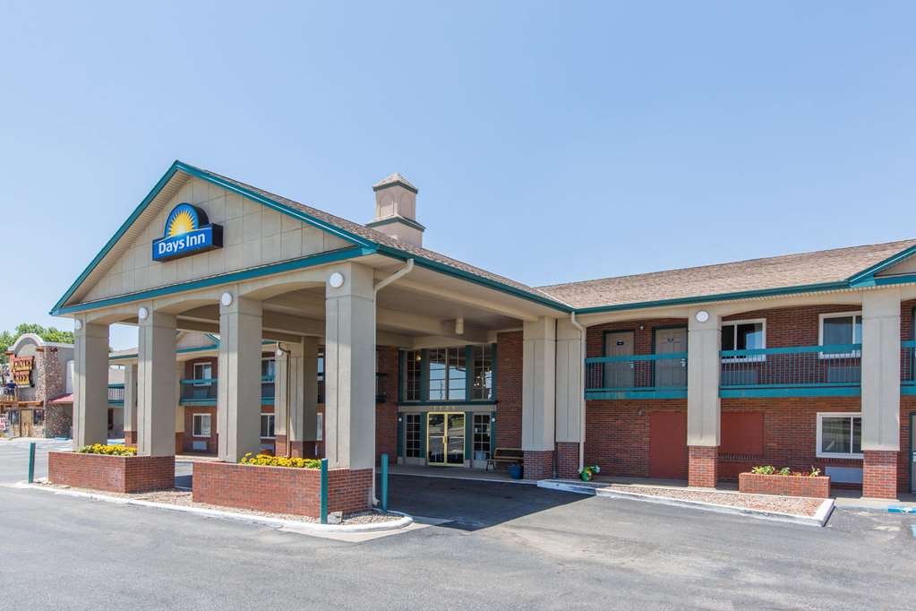 Days Inn by Wyndham Hays - featured photo