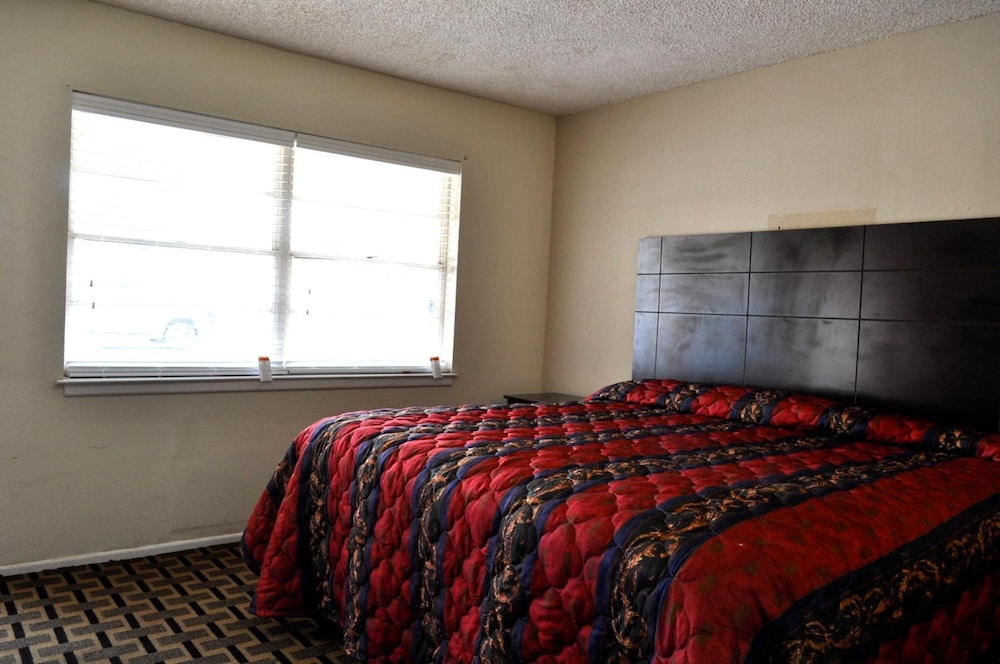 Andrews Motor Inn - photo 17