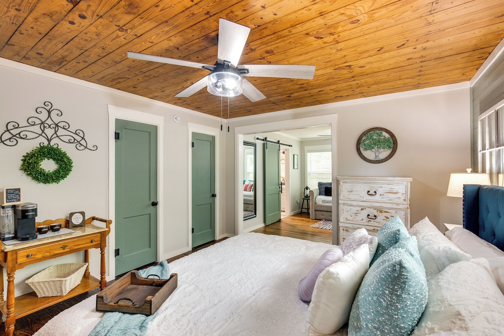 Lindale Vacation Rental with Deck and Grill - photo 7