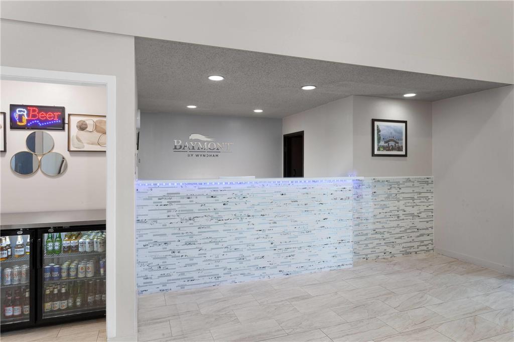 Baymont by Wyndham Oshkosh Airport - photo 12