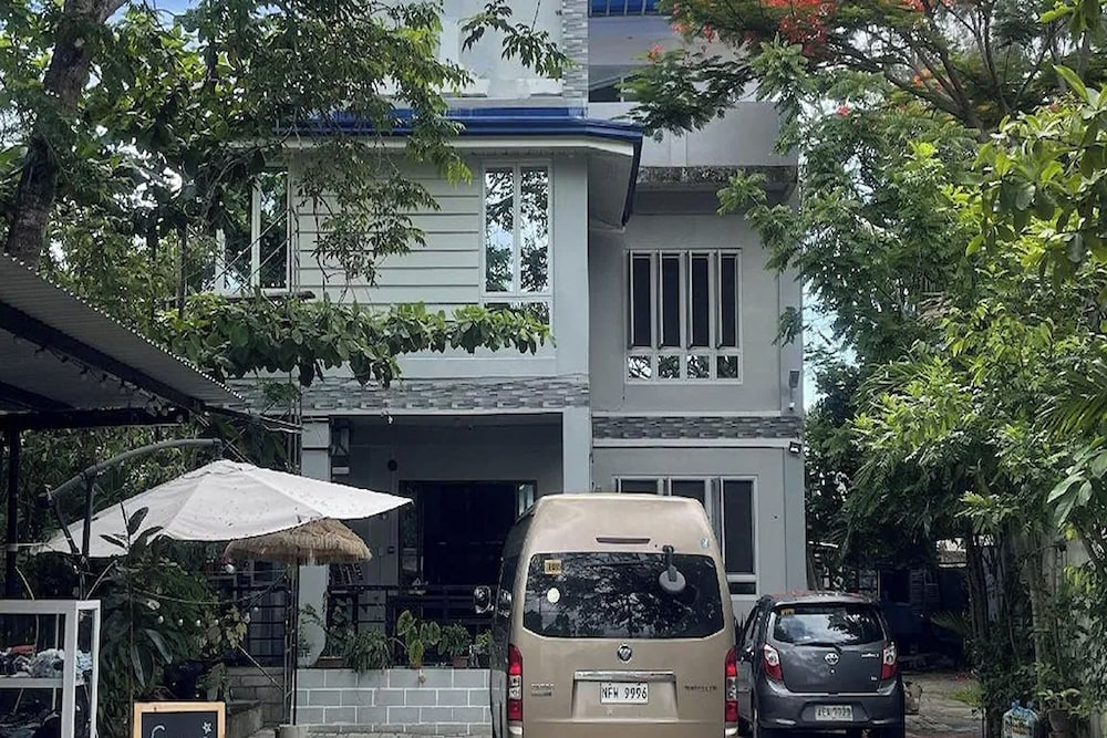 Villa Teresa Esperanza Tourist Inn — 5-Star Luxury Hotel in La Union, Philippines