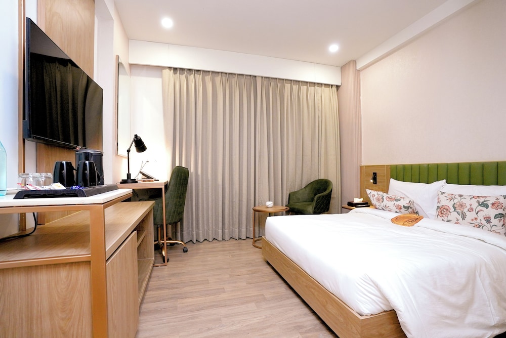 Hotel Limon Near Sector 29 Gurgaon