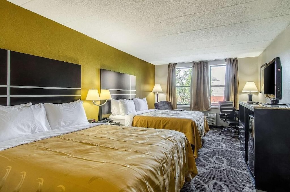 Red Roof Inn & Suites Middleborough - photo 12
