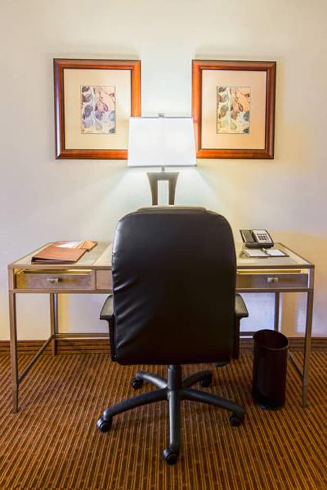 Doubletree by Hilton Philadelphia Airport - photo 13