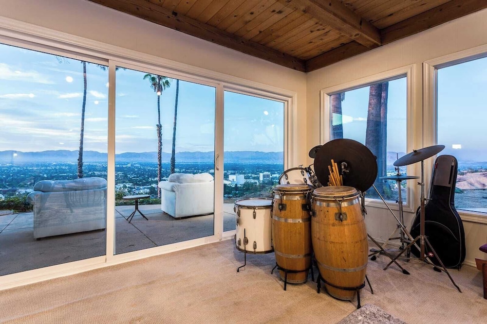 Oak Hills by Avantstay Panoramic View Pool Spa - photo 40