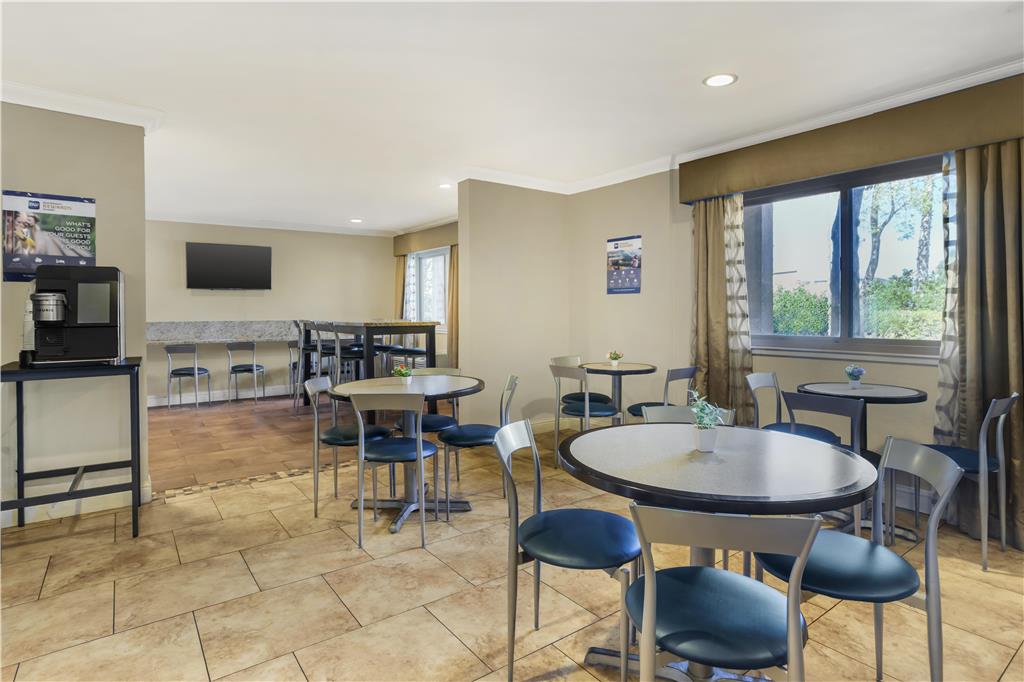 Best Western Plus Pleasanton Inn - photo 7