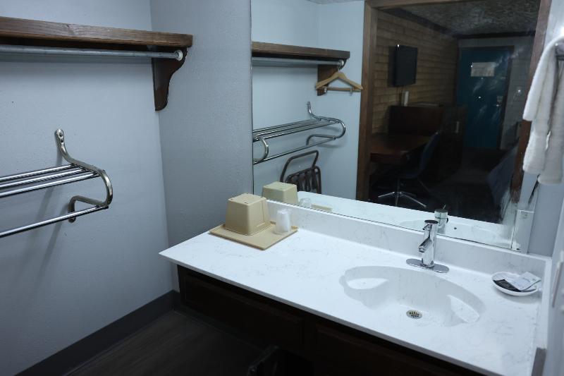 Rittiman Inn and Suites - photo 14
