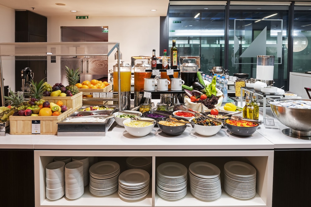 מזון ומשקאות