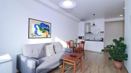 Wehost Stylish Apartment Near Fabrika