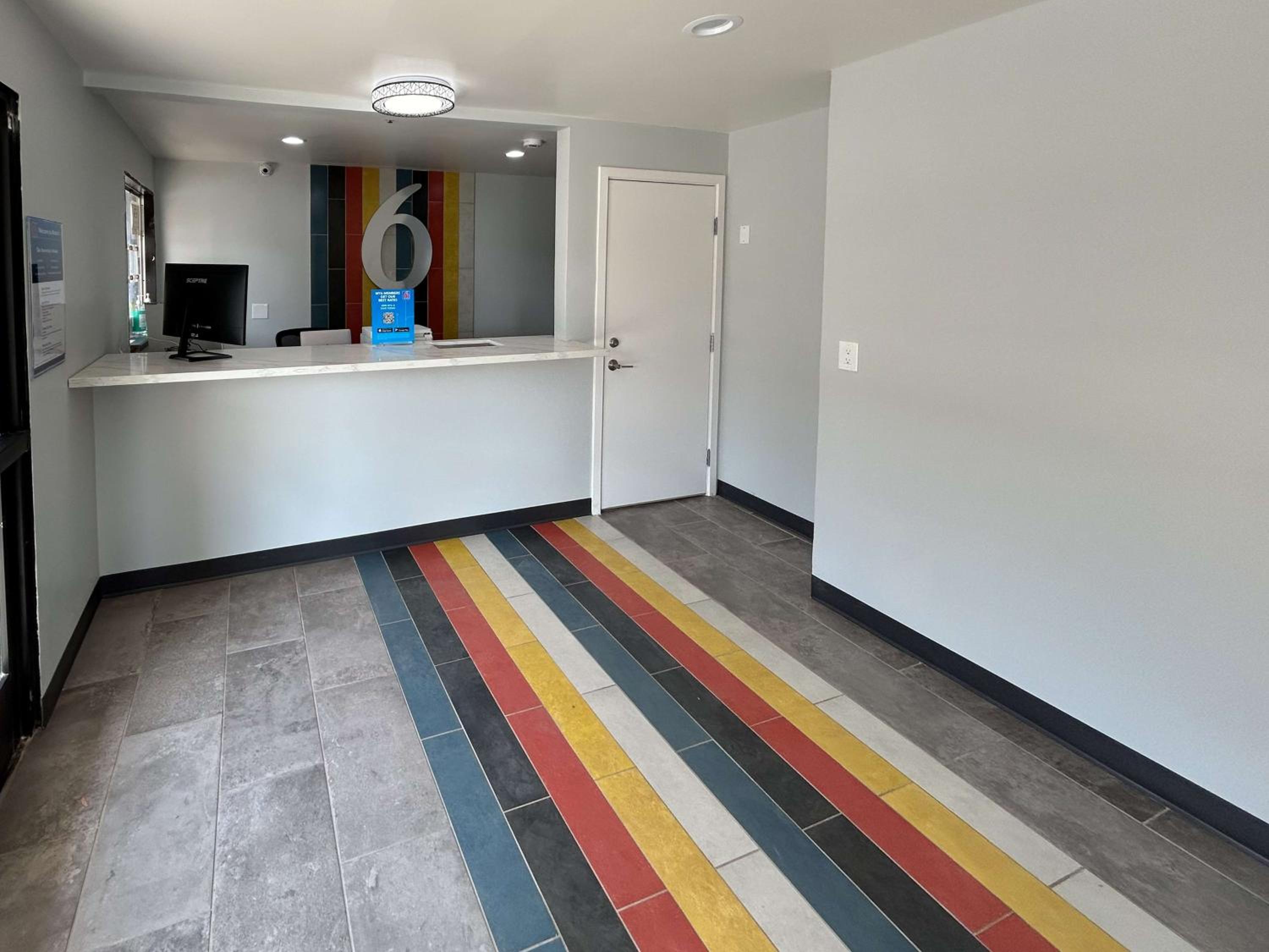 Motel 6 Lake Elsinore CA - photo 11