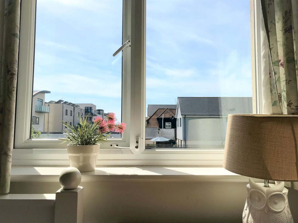 Pebble House — Worthing — photo 4