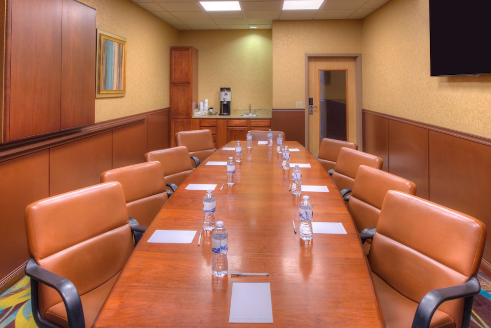 Hampton Inn & Suites Ontario - photo 48