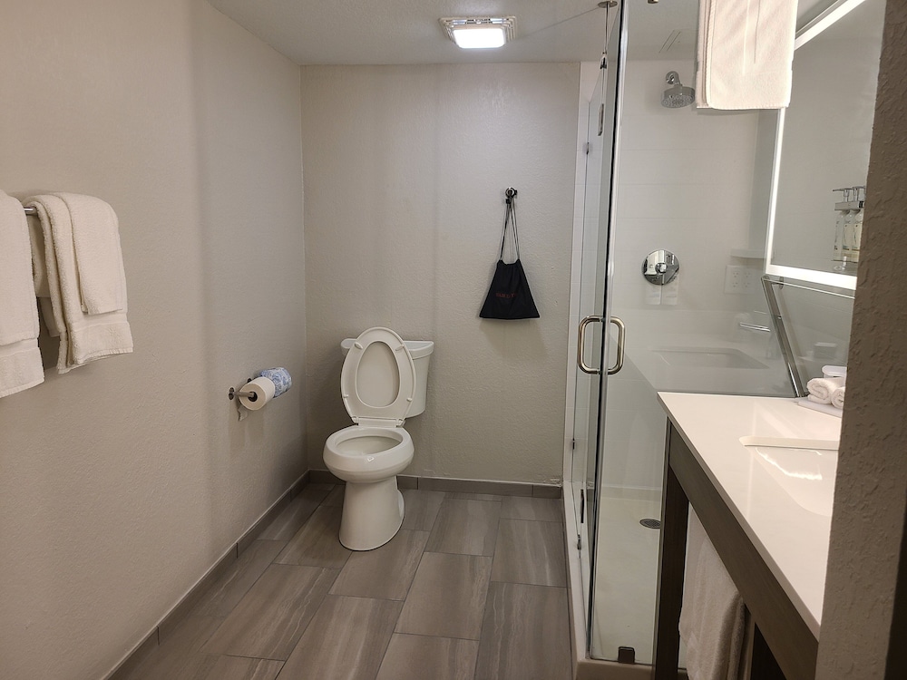 Holiday Inn Express & Suites Ft. Lauderdale N Exec Airport by IHG - photo 9