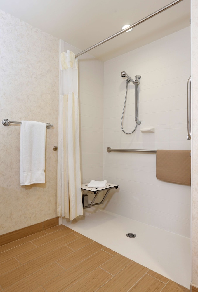 Hilton Garden Inn Cedar Falls - photo 33