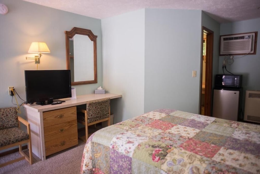 M 22 Inn Suttons Bay - photo 26