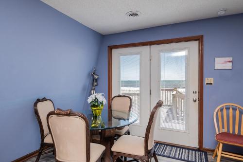 Divine Intervention by Oak Island Accommodations - photo 25
