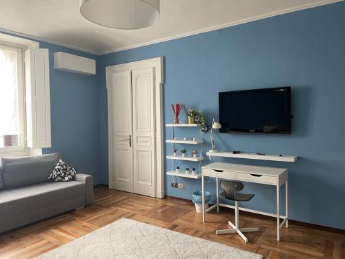 Homely Classic Flat in City Center close to Metro & Station — 4-Star Luxury Hotel in Turin, Italy