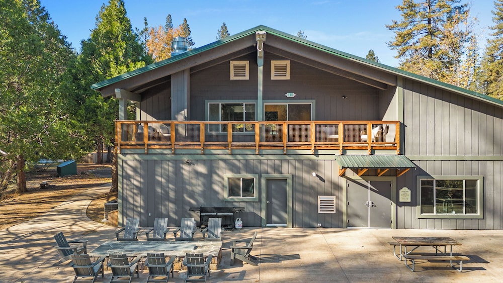 Yosemite Lakes RV Resort - photo 57
