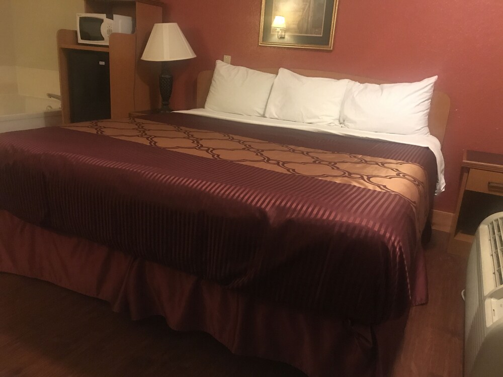 Bear Mount Inn & Suites - photo 29