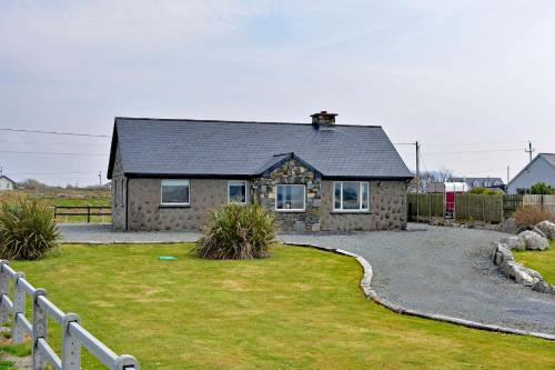 Cottage 102 Ballyconneely — 4-Star Luxury Hotel in Gaillimh, Republic of Ireland