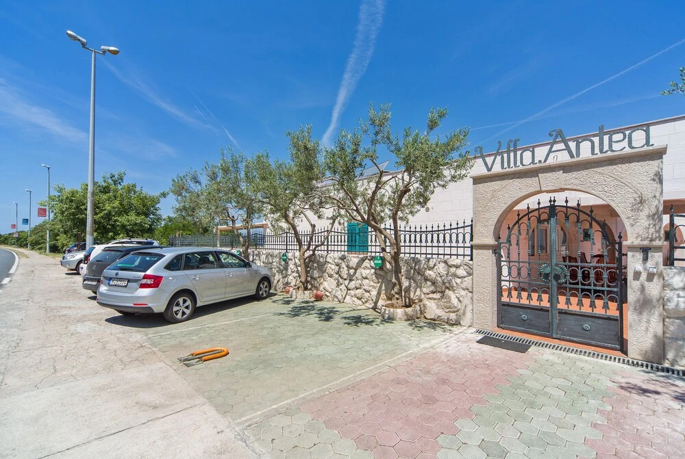Villa Antea Apartments with Free Parking — 4-Star Luxury Hotel in Dubrovnik, Croatia