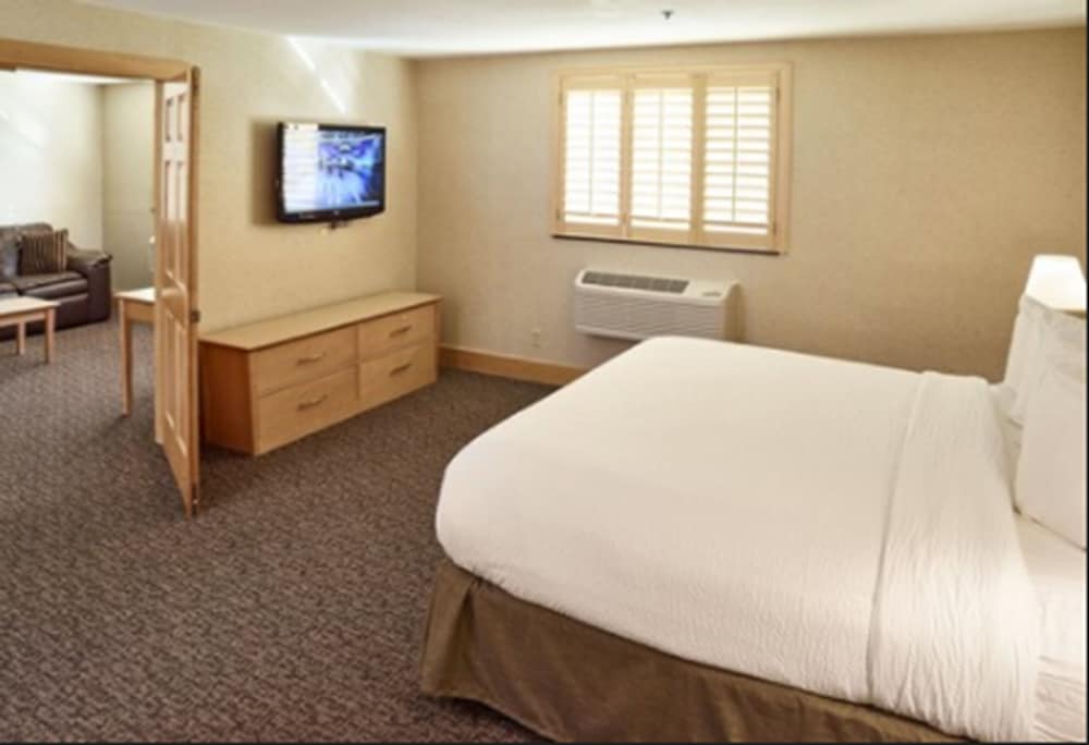 LivINN Hotel Minneapolis North Fridley - photo 10