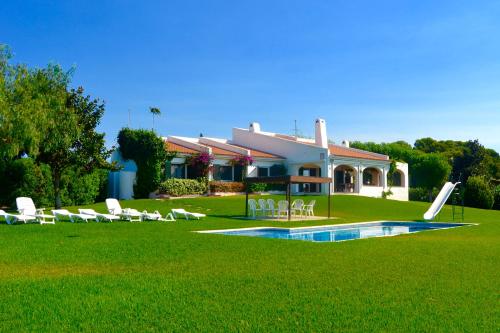 Meddays Villa Redos — 4-Star Luxury Hotel in Mont-Roig Del Camp, Spain