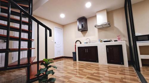 NEW KG home 3 Bedrooms Free Wi Fi
